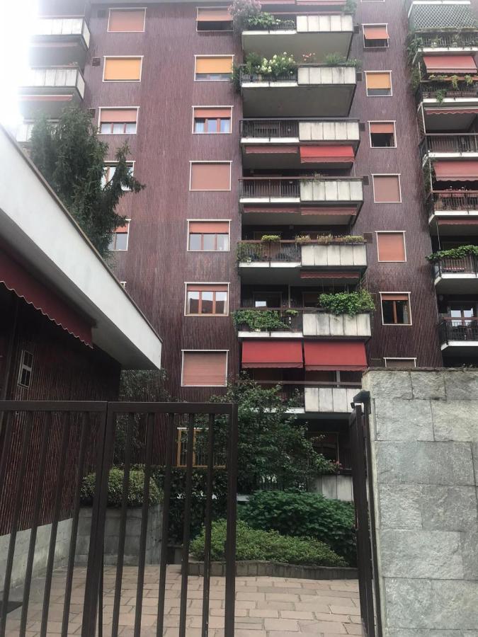Best Way Rent - Apartments Near Tre Torri District Milão Exterior foto