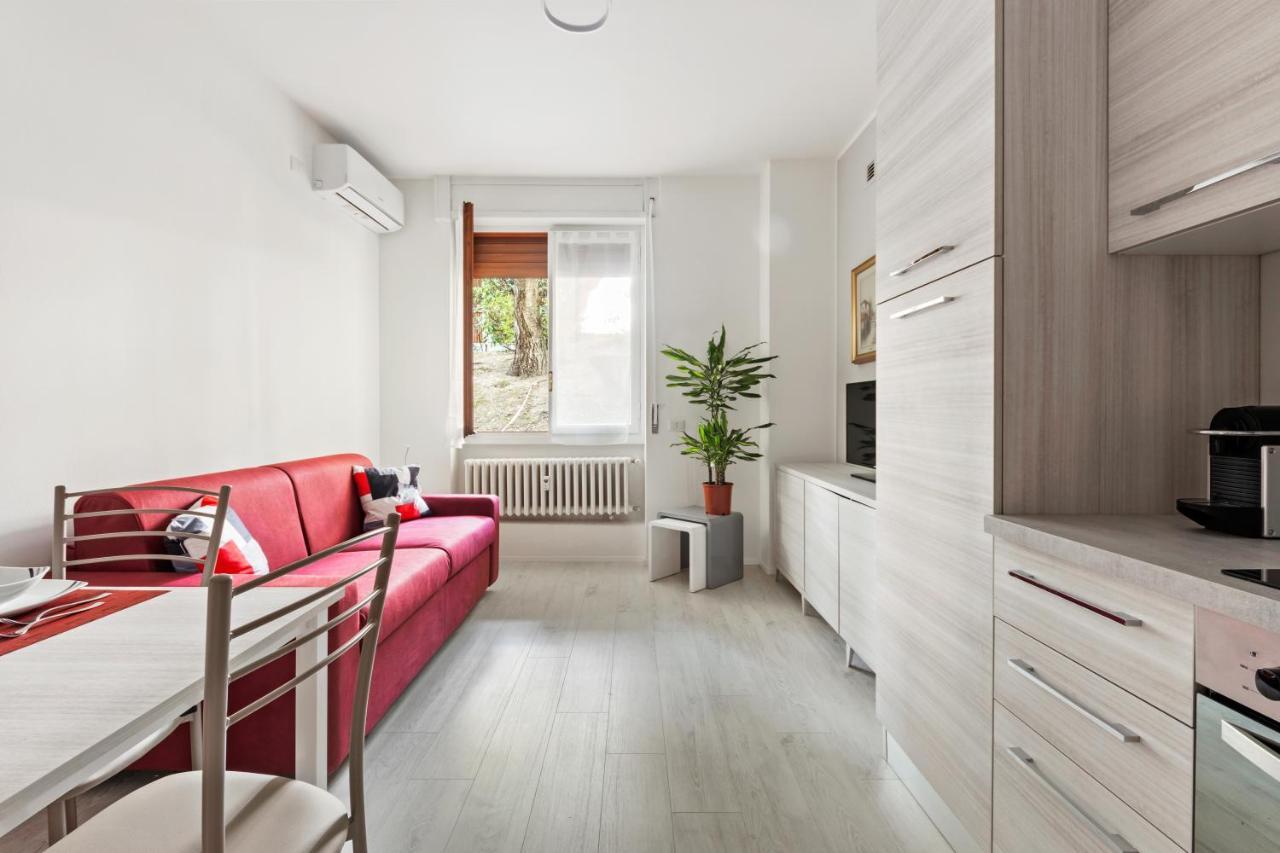 Best Way Rent - Apartments Near Tre Torri District Milão Exterior foto