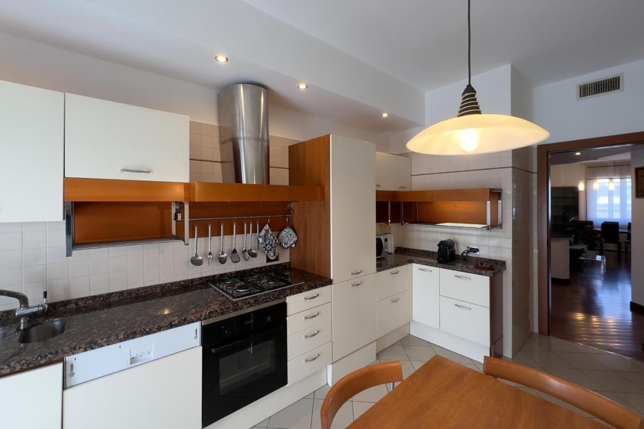 Best Way Rent - Apartments Near Tre Torri District Milão Exterior foto