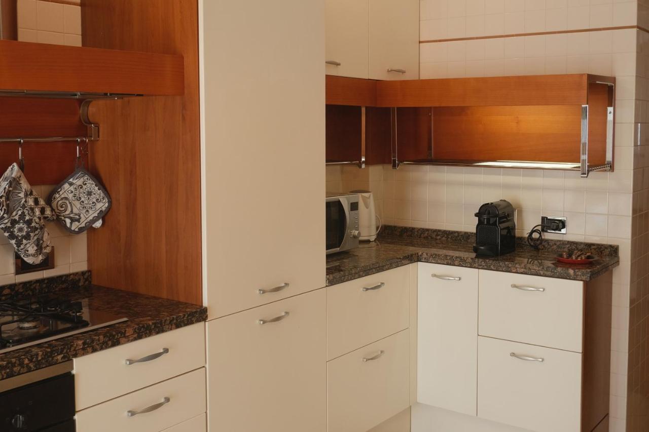 Best Way Rent - Apartments Near Tre Torri District Milão Exterior foto