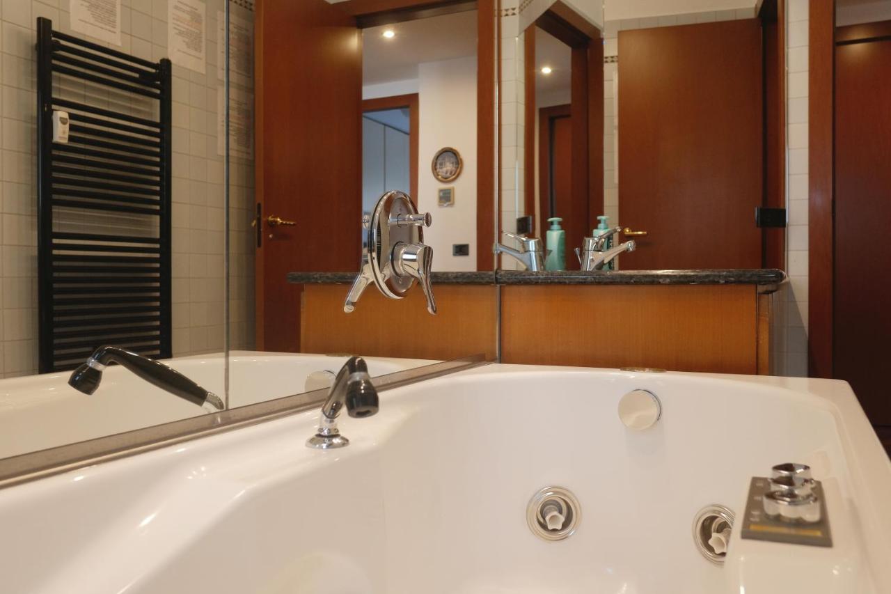 Best Way Rent - Apartments Near Tre Torri District Milão Exterior foto